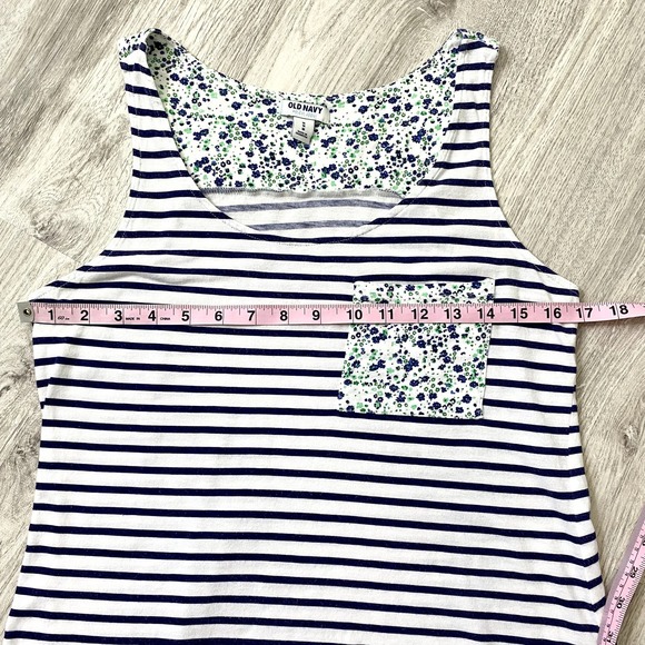 Old Navy Tank Top Floral and Stripped Pattern Size Medium - Picture 4 of 8